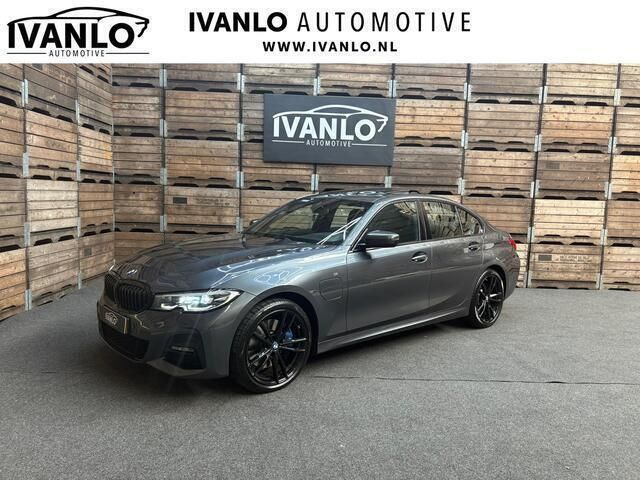 Grijs Gebruikt 2020 BMW 330 Shadowline Sedan | € 30.900 (Iets duurder) - Afbeelding 1/4