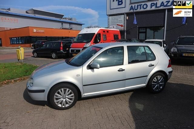Grijs Gebruikt 2000 VW Golf IV Hatchback | € 899 (Goede deal) - Afbeelding 1/4