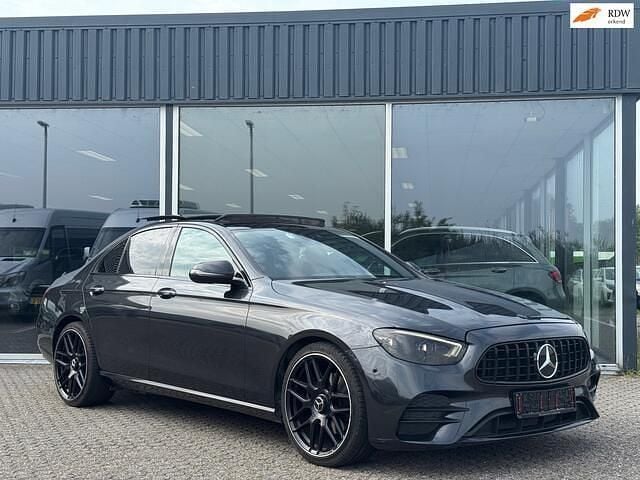 Overige Gebruikt 2021 Mercedes E220 AMG Sedan | € 29.950 (Super prijs) - Afbeelding 1/4