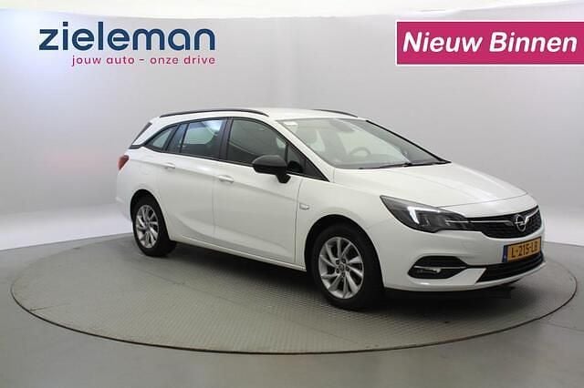 Wit Gebruikt 2021 Opel Astra Edition Stationwagen | € 10.830 (Goede deal) - Afbeelding 1/4