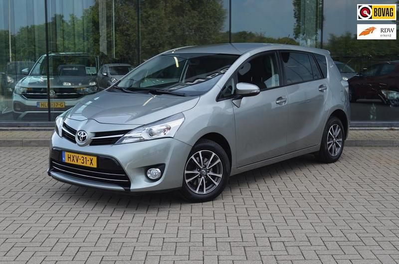 Grijs Gebruikt 2014 Toyota Verso Business Edition MPV | € 13.645 (Eerlijke prijs) - Afbeelding 1/4