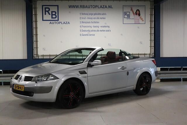Grijs Gebruikt 2005 Renault Mégane Cabriolet Luxe Cabriolet | € 2.450 (Eerlijke prijs) - Afbeelding 1/4