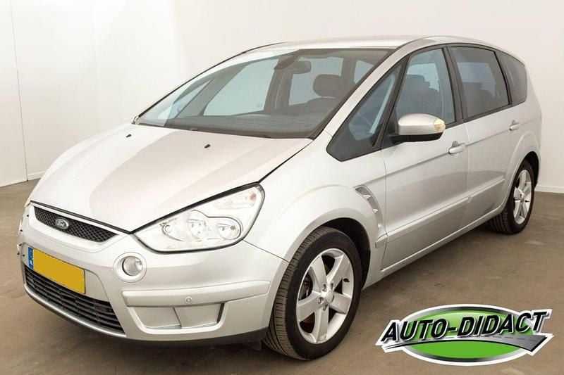 Zilver Occasion 2008 Ford S-MAX S MPV | € 2.250 (Eerlijke prijs) - Afbeelding 1/4