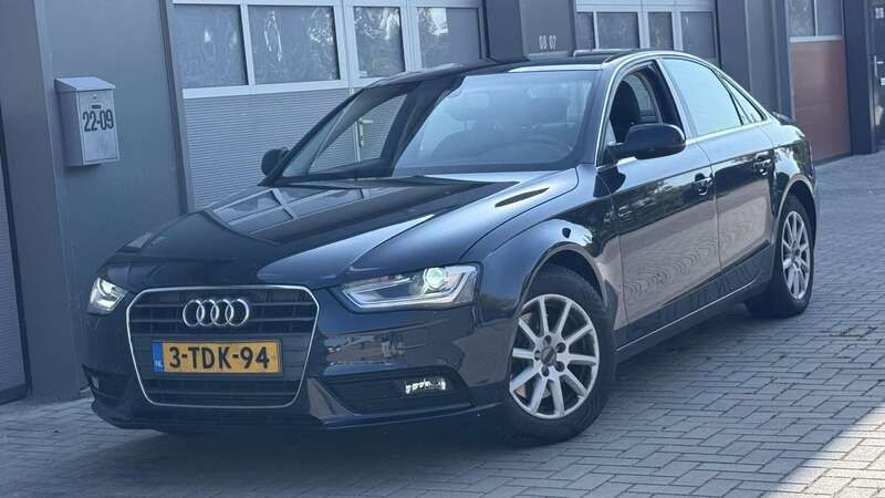 Blauw Gebruikt 2014 Audi A4 Sedan | € 9.750 (Goede deal) - Afbeelding 1/4