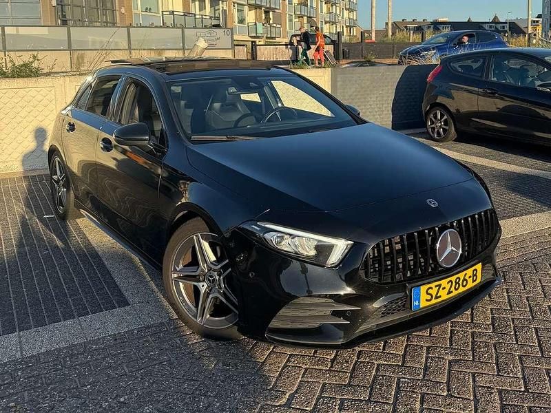 Zwart Gebruikt 2018 Mercedes A200 AMG Stationwagen | € 21.750 (Iets duurder) - Afbeelding 1/4