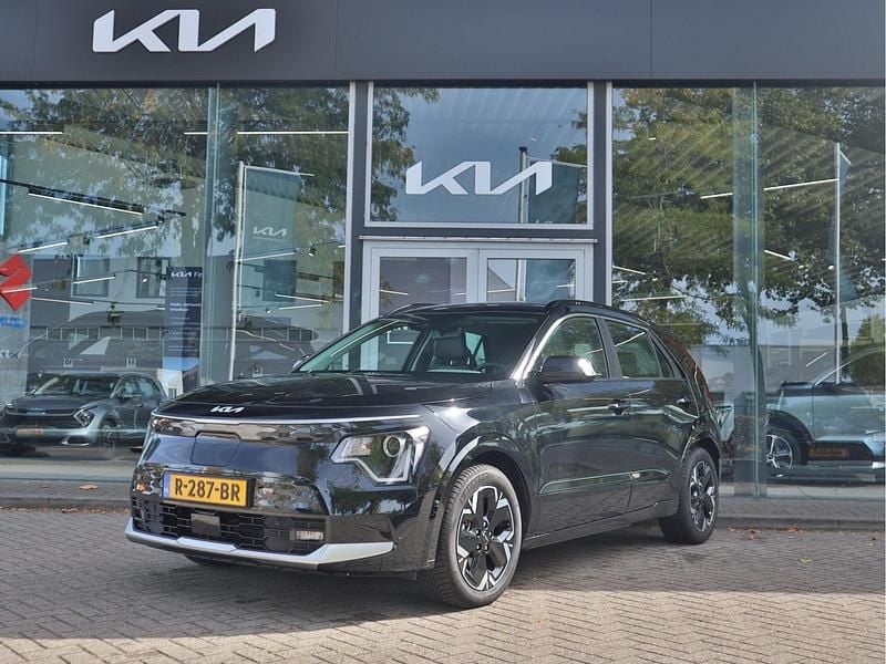 Zwart Gebruikt 2022 Kia Niro SUV | € 26.945 (Iets duurder) - Afbeelding 1/4