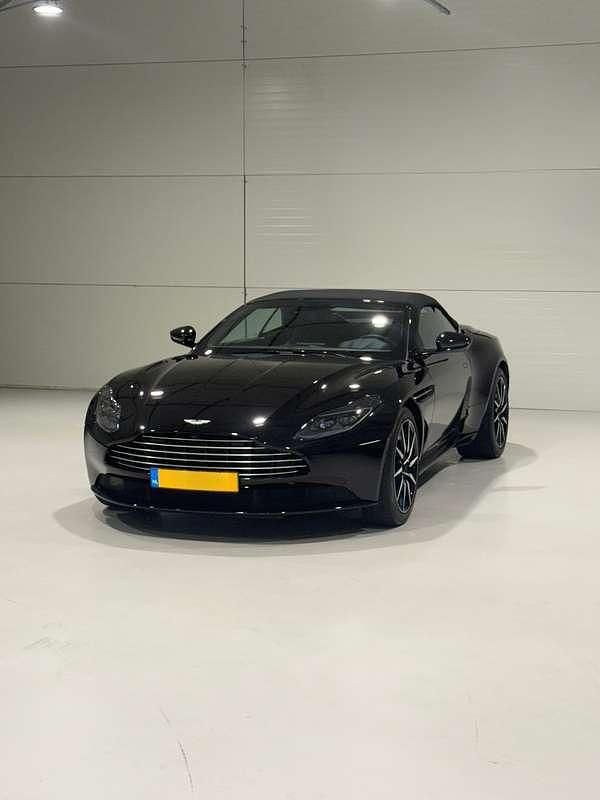 Zwart Gebruikt 2018 Aston Martin DB11 Cabriolet | € 149.900 - Afbeelding 1/4