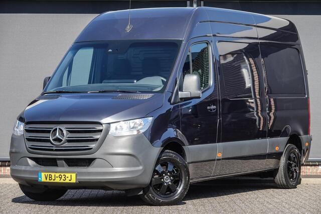 Grijs Gebruikt 2019 Mercedes Sprinter Van | € 23.950 (Eerlijke prijs) - Afbeelding 1/4