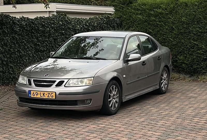 Grijs Gebruikt 2003 Saab 9-3 Vector Sedan | € 1.650 (Goede deal) - Afbeelding 1/4