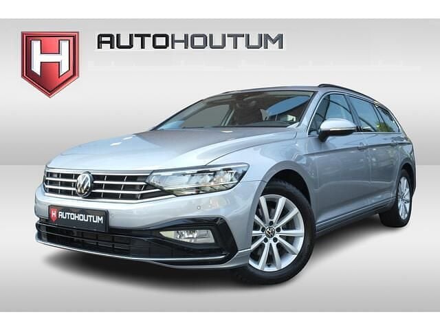 Zilver Gebruikt 2023 VW Passat Business Stationwagen | € 34.995 (Super prijs) - Afbeelding 1/4