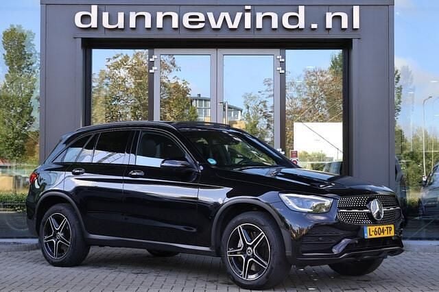 Zwart Gebruikt 2021 Mercedes GLC300 Premium SUV | € 39.950 (Iets duurder) - Afbeelding 1/4