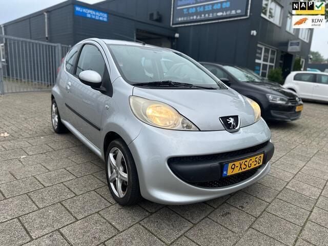 Grijs Gebruikt 2005 Peugeot 107 Hatchback | € 1.250 (Goede deal) - Afbeelding 1/4