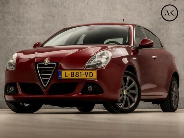 Rood Gebruikt 2011 Alfa Romeo Giulietta Distinctive Hatchback | € 6.445 (Goede deal) - Afbeelding 1/4