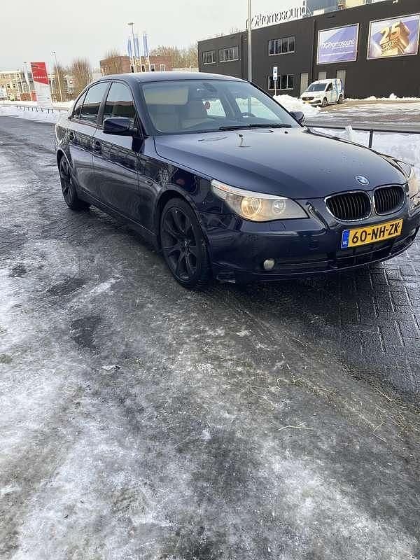 Blauw Occasion 2003 BMW 520 Executive Sedan | € 3.500 (Eerlijke prijs) - Afbeelding 1/4