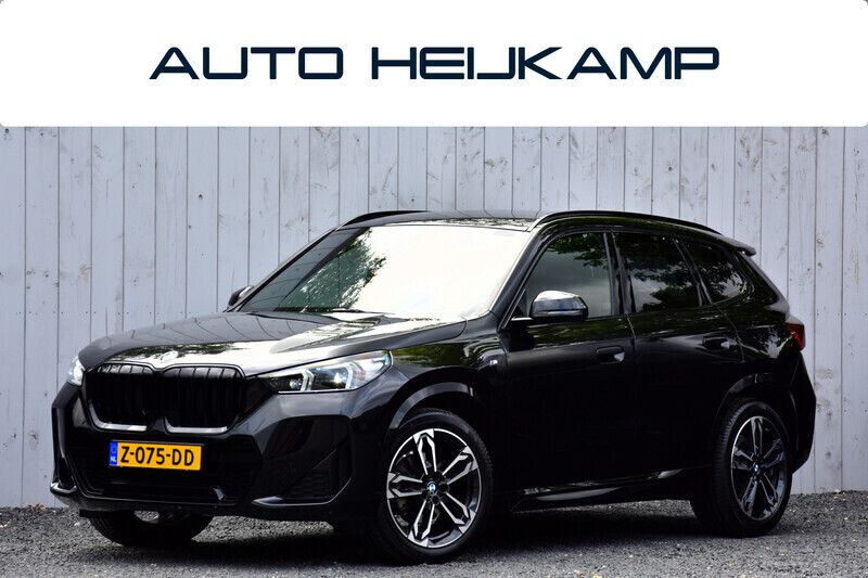 Zwart Gebruikt 2024 BMW X1 M Sport SUV | € 46.950 (Eerlijke prijs) - Afbeelding 1/4