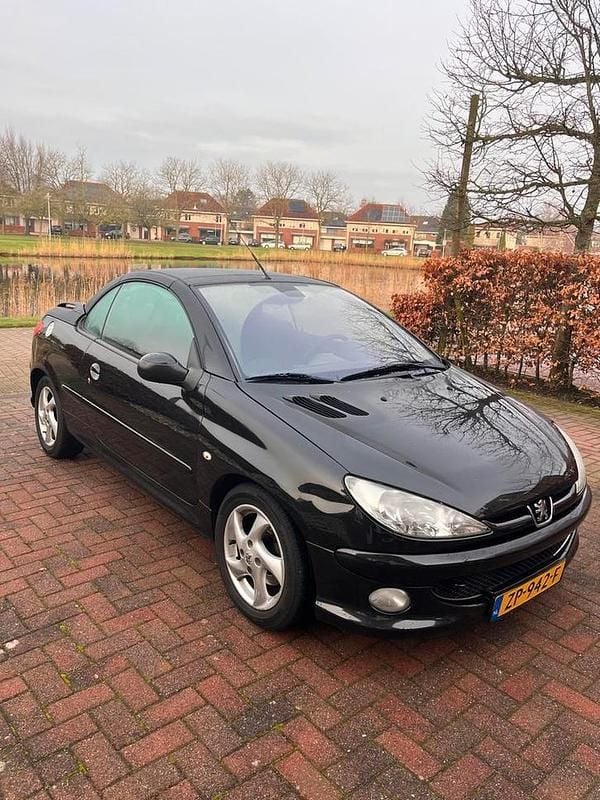 Gebruikt 2005 Peugeot 206 CC Cabriolet | € 1.750 (Eerlijke prijs) - Afbeelding 1/4