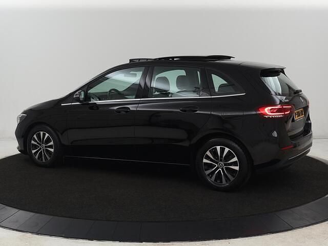 Occasion Mercedes B180 Business 136 PK (100 kW) 2022 Zwart MPV