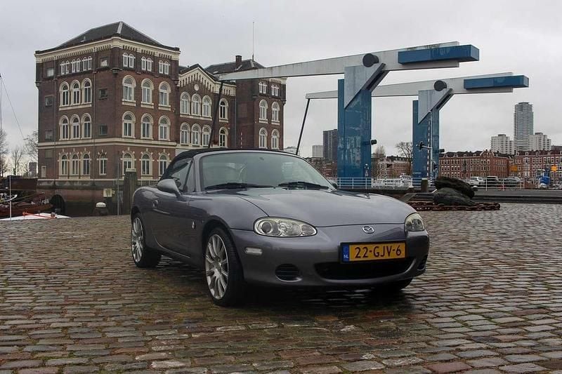 Grijs Occasion 2005 Mazda MX5 Exclusive Cabriolet | € 6.945 (Eerlijke prijs) - Afbeelding 1/4