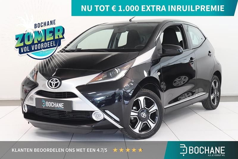 Zwart Gebruikt 2015 Toyota Aygo X-clusiv Hatchback | € 13.535 (Eerlijke prijs) - Afbeelding 1/4
