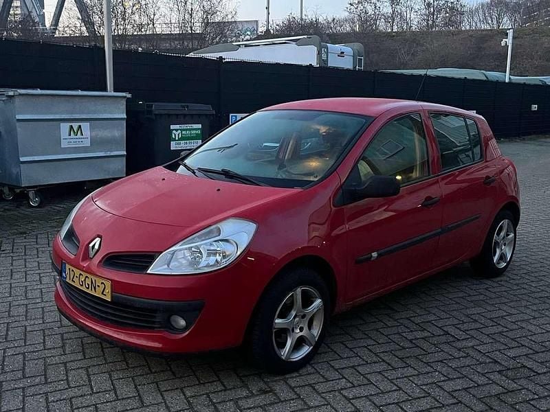 Occasion 2008 Renault Clio II Sedan | € 1.450 (Eerlijke prijs) - Afbeelding 1/4