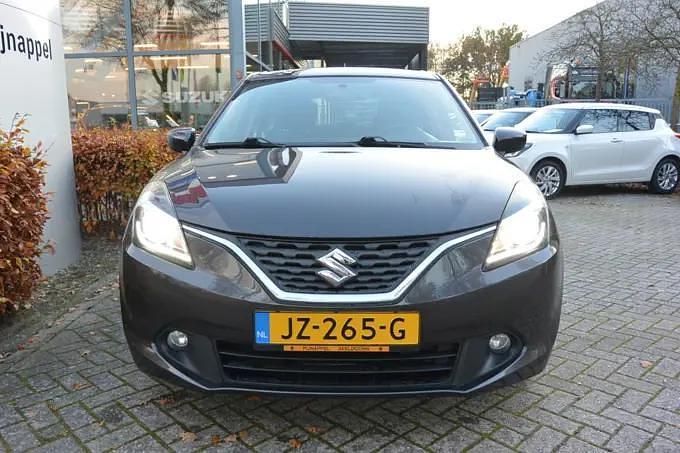 Grijs Gebruikt 2016 Suzuki Baleno Exclusive Hatchback | € 9.950 (Eerlijke prijs) - Afbeelding 1/4
