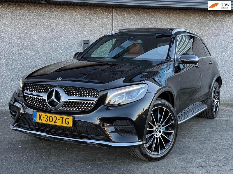 Zwart, metallic lak Gebruikt 2017 Mercedes GLC350 AMG SUV | € 30.990 (Eerlijke prijs) - Afbeelding 1/4