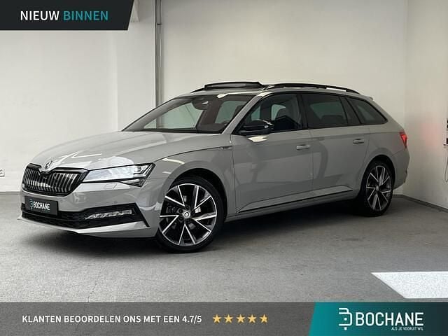 Grijs Gebruikt 2022 Skoda Superb SportLine Stationwagen | € 32.890 (Duur) - Afbeelding 1/4
