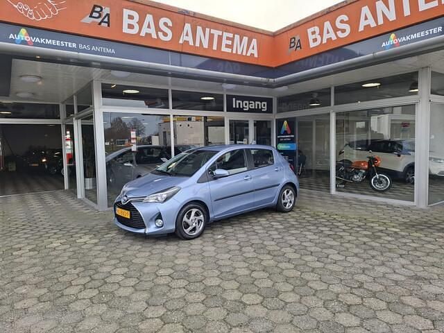 Blauw Occasion 2015 Toyota Yaris Hatchback | € 13.950 (Eerlijke prijs) - Afbeelding 1/4