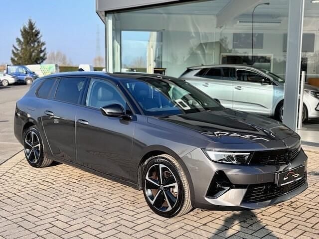 Grijs Gebruikt 2024 Opel Astra GS Line Stationwagen | € 22.450 (Super prijs) - Afbeelding 1/4