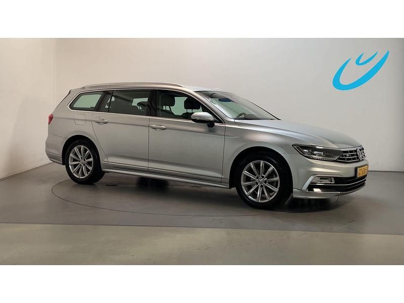 Grijs Occasion 2015 VW Passat Edition Stationwagen | € 11.400 (Iets duurder) - Afbeelding 1/3