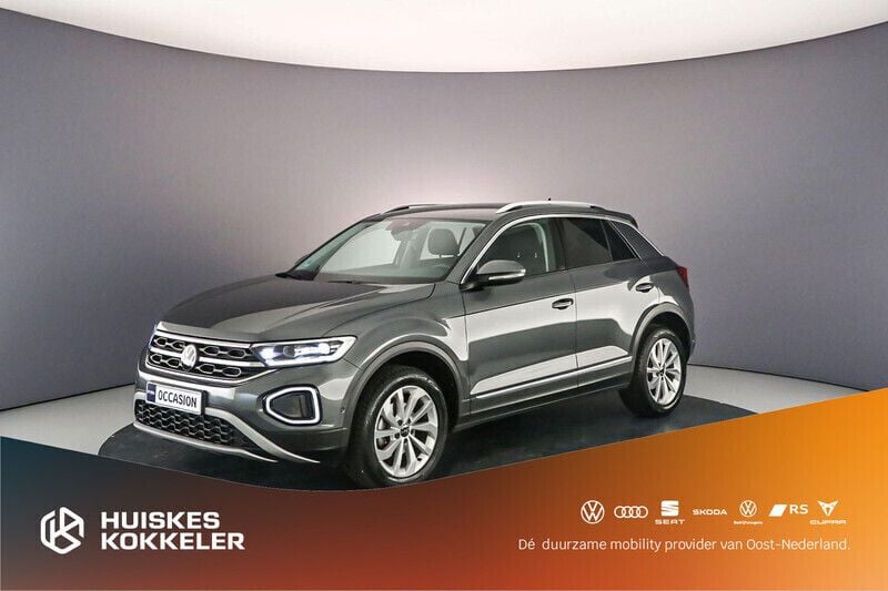 Grijs Gebruikt 2023 VW T-Roc Style SUV | € 32.400 (Eerlijke prijs) - Afbeelding 1/4