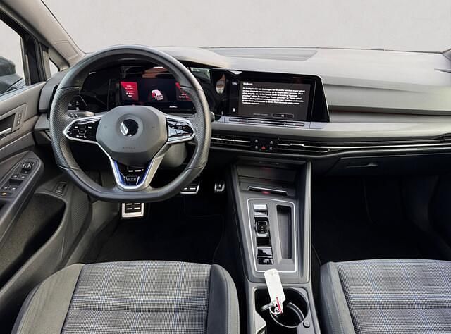 Occasion VW Golf VIII GTE 150 PK (110 kW) 2022 Grijs Hatchback