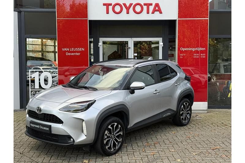 Grijs Gebruikt 2025 Toyota Yaris Hybrid SUV | € 30.299 (Eerlijke prijs) - Afbeelding 1/1