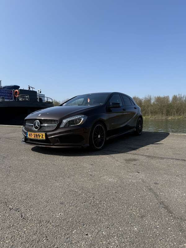 Bruin Gebruikt 2014 Mercedes A180 Prestige Stationwagen | € 14.950 (Eerlijke prijs) - Afbeelding 1/4