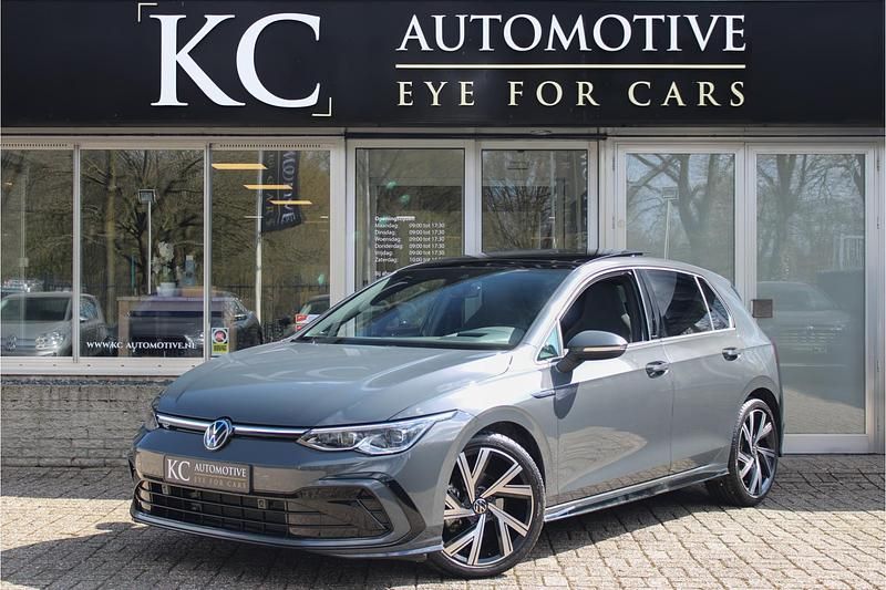 Grijs Gebruikt 2024 VW Golf VIII R-line Hatchback | € 35.945 (Eerlijke prijs) - Afbeelding 1/4