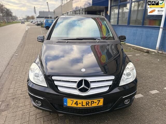 Zwart Occasion 2010 Mercedes B180 Business MPV | € 3.450 (Goede deal) - Afbeelding 1/4