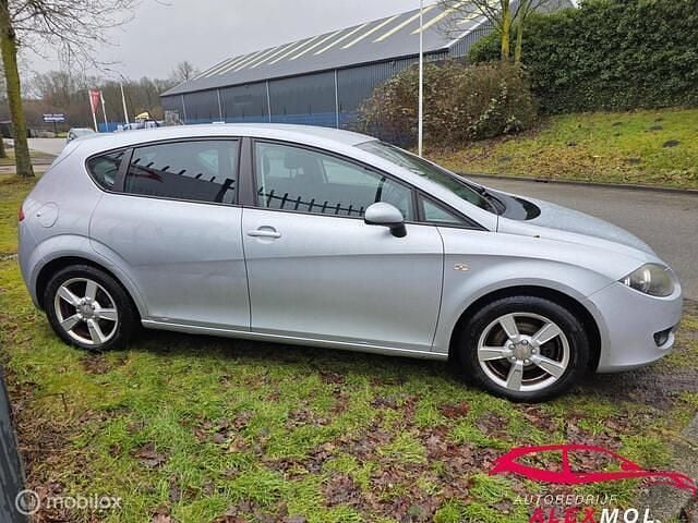 Occasion Seat Leon 102 PK (75 kW) 2008 Grijs Hatchback
