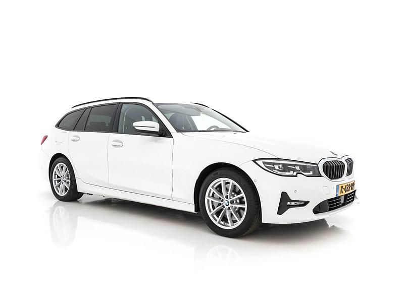 Occasion BMW 330e Sport Line 292 PK (214 kW) 2021 Wit Stationwagen