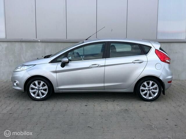 Occasion Ford Fiesta Titanium 95 PK (69 kW) 2011 Grijs Hatchback