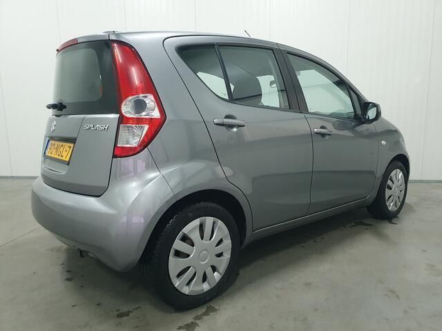 Occasion Suzuki Splash Comfort 67 PK (49 kW) 2010 Grijs, metallic lak Hatchback