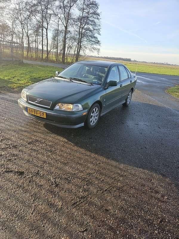 Groen Occasion 2000 Volvo S40 Dynamic Sedan | € 1.000 (Eerlijke prijs) - Afbeelding 1/4