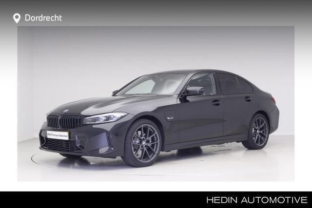 Zwart Gebruikt 2024 BMW 320 M Performance Sedan | € 42.895 (Eerlijke prijs) - Afbeelding 1/3