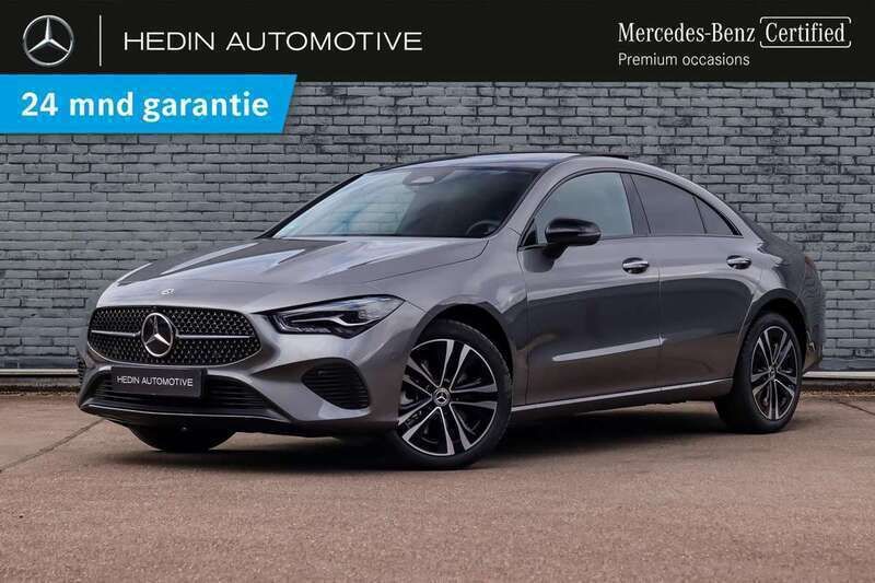Grijs Gebruikt 2024 Mercedes CLA250e Luxury Sedan | € 38.490 (Eerlijke prijs) - Afbeelding 1/3