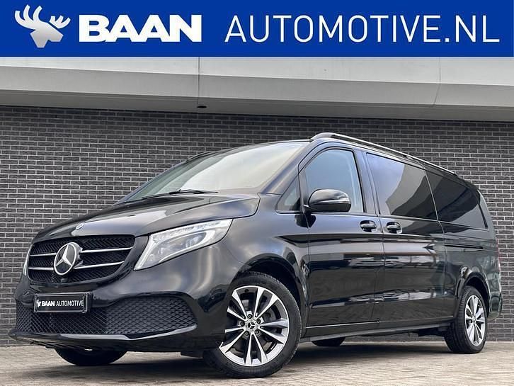 Zwart Gebruikt 2022 Mercedes V300 Avantgarde MPV | € 59.900 (Goede deal) - Afbeelding 1/4