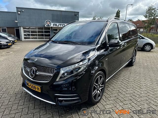 Zwart Gebruikt 2017 Mercedes V250 AMG MPV | € 47.950 - Afbeelding 1/4