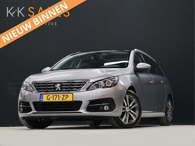 Grijs Gebruikt 2020 Peugeot 308 Premium Stationwagen | € 7.940 (Goede deal) - Afbeelding 1/4