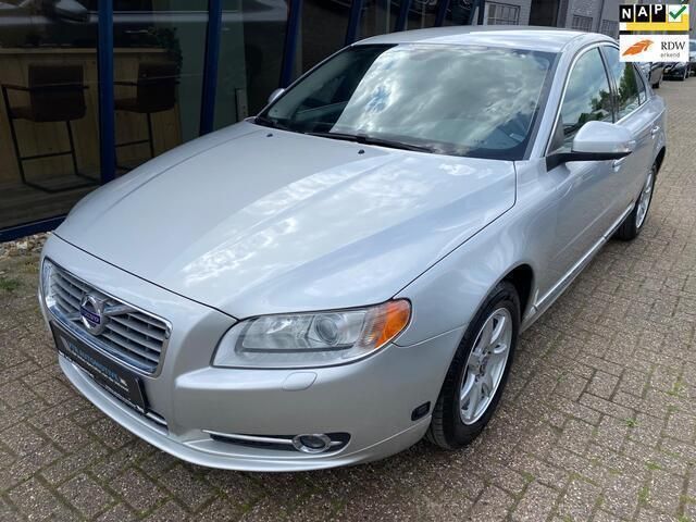 Zilver Gebruikt 2010 Volvo S80 Momentum Sedan | € 10.945 (Duur) - Afbeelding 1/4
