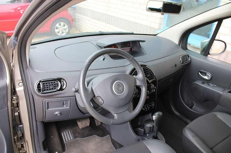 Occasion Renault Grand Modus Night&Day 112 PK (82 kW) 2011 Bruin MPV