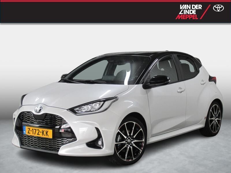 Wit Gebruikt 2023 Toyota Yaris Sport Hatchback | € 27.950 (Eerlijke prijs) - Afbeelding 1/4
