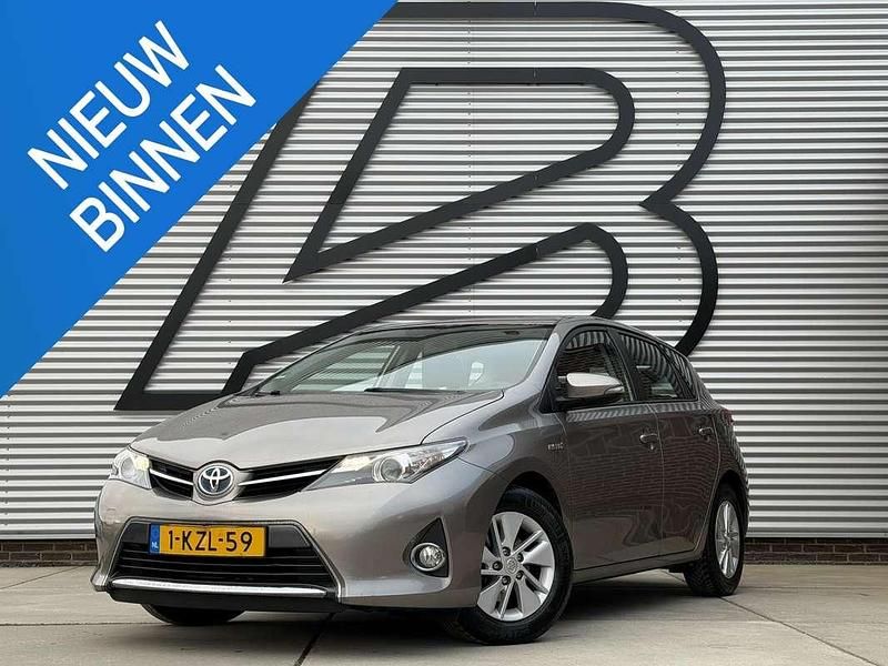 Occasion Toyota Auris Hybrid 136 PK (100 kW) 2013 Bruin Hatchback